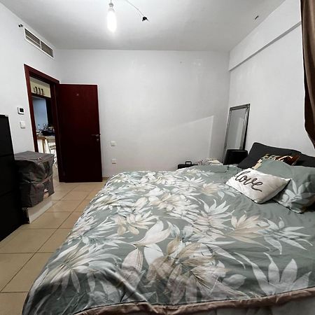 Sansa's Beach Hostel Dubai Exterior foto